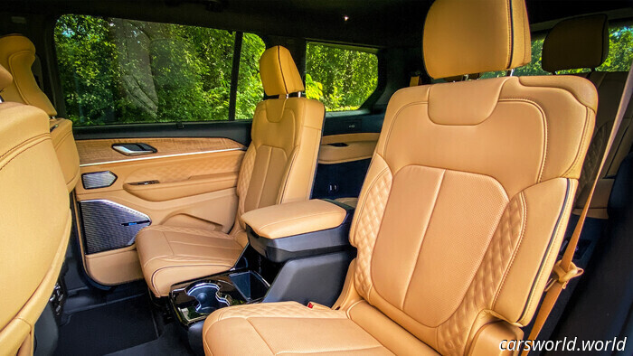 Глюк в подголовнике заставил Jeep отозвать более 120 000 внедорожников | Carscoops